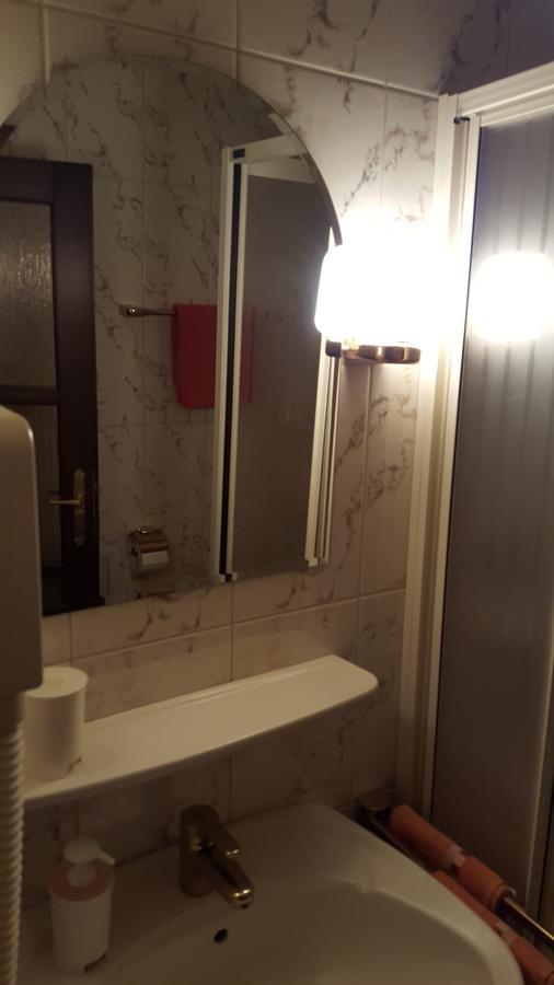 Landhotel Zum Doppeldecker Kirchen  Luaran gambar